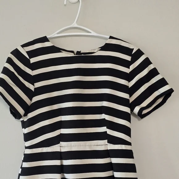 H&M stripes short sleeves mini dress color black and white - Picture 3 of 7